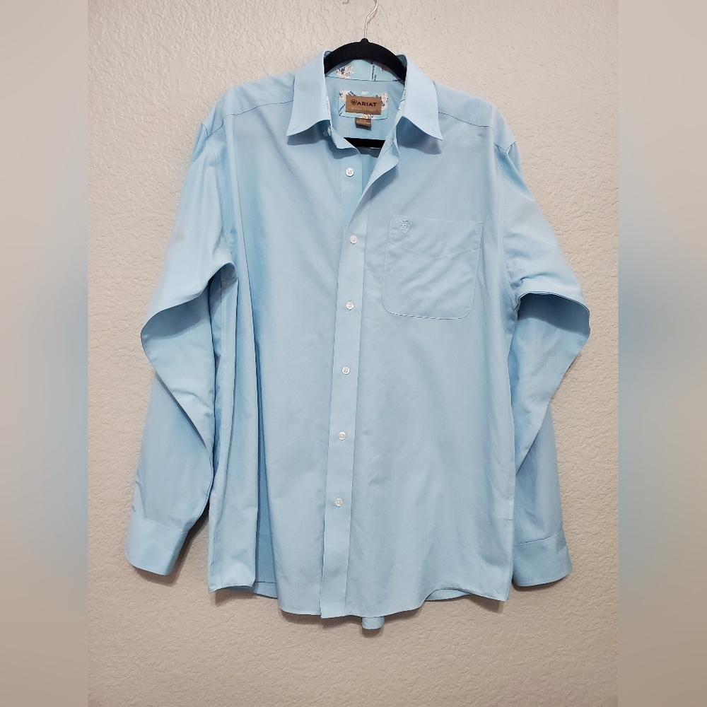 Ariat Wrinkle Free Solid Pinpoint Oxford Light Blue Button Up Shirt Men's Medium
